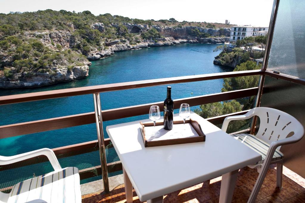 Apartamentos Llevant Cala Figuera  Bilik gambar